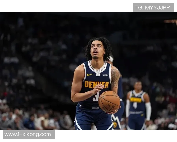 斯特劳瑟称赞布鲁斯布朗的抢断提升士气并激励观众热情